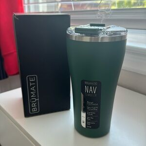 Brumate NAV 22 oz hunter green